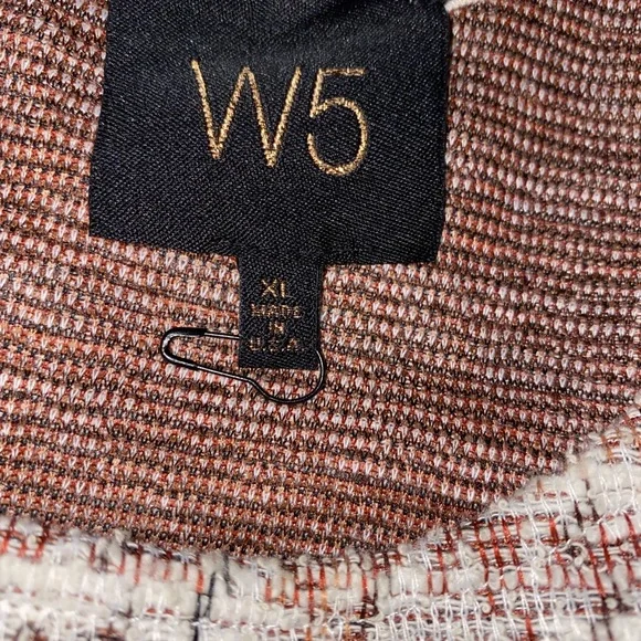 Woven Shell Top with Exposed Zipper and Fringe Detail - Picture 6 of 9